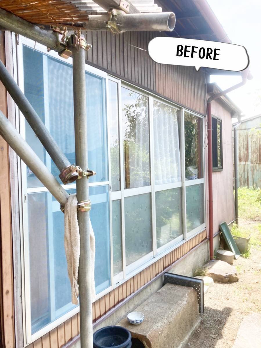 更埴トーヨー住器の風が強い時に雨が降ったりすると室内に雨水が入ってくるのでどうにかしたいとご相談(長野市)の施工前の写真1