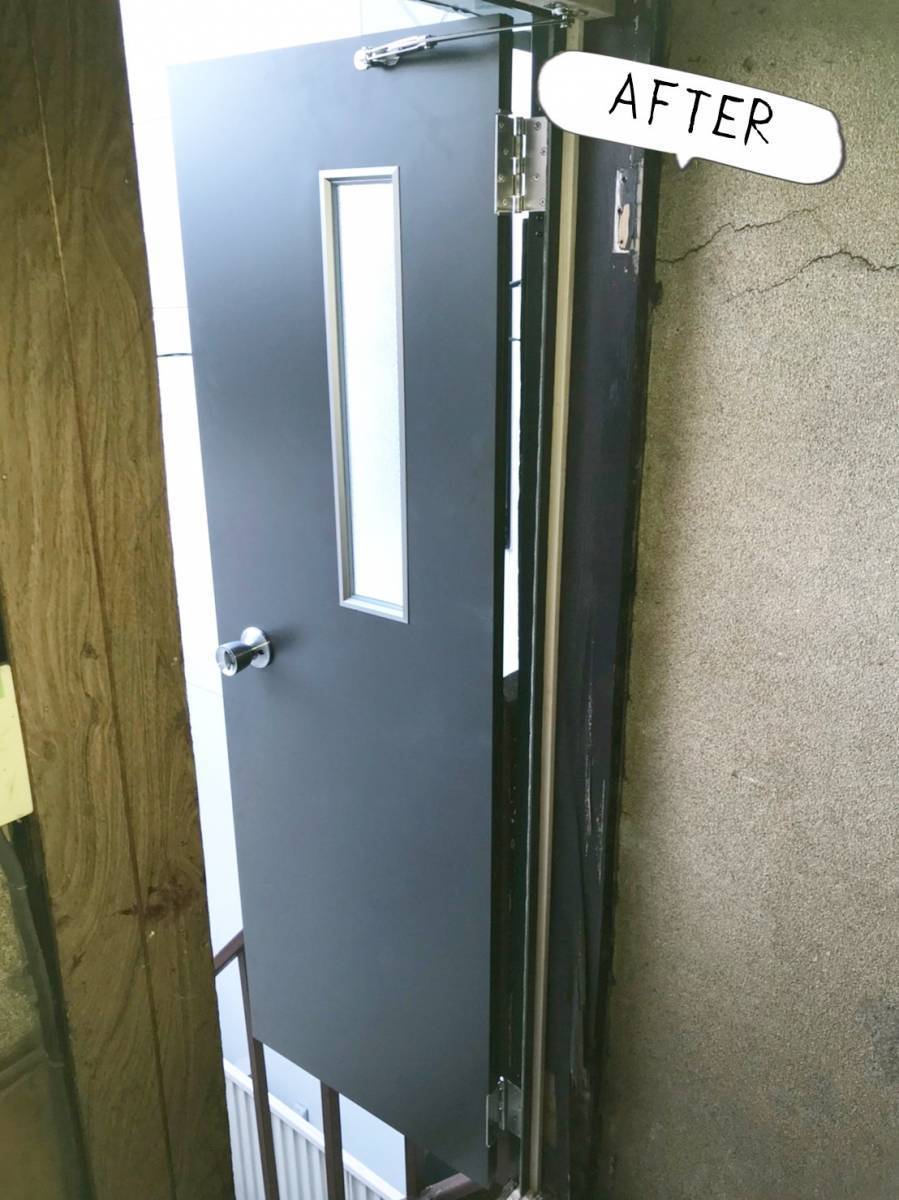 更埴トーヨー住器の木製ドアがボロボロなのでアルミ製に交換したいとご相談(長野市)の施工後の写真2