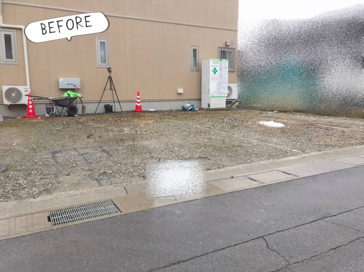 更埴トーヨー住器の北面にある駐車場が日陰で雪が溶けにくいので車庫を設置したいとご希望(長野市/カーポート)の施工前の写真1