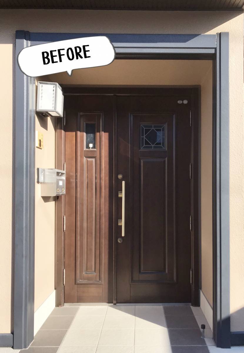 更埴トーヨー住器の木製の玄関ドアはメンテが大変なのでアルミ製にしたい・断熱性能も高めたいとご相談(長野市吉田)の施工前の写真1