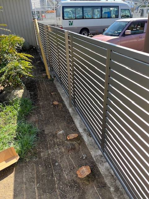 イソベトーヨー住器の山梨県笛吹市　フェンス取付の施工例の施工後の写真2