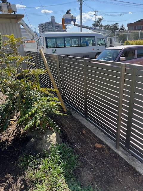 イソベトーヨー住器の山梨県笛吹市　フェンス取付の施工例の施工後の写真3