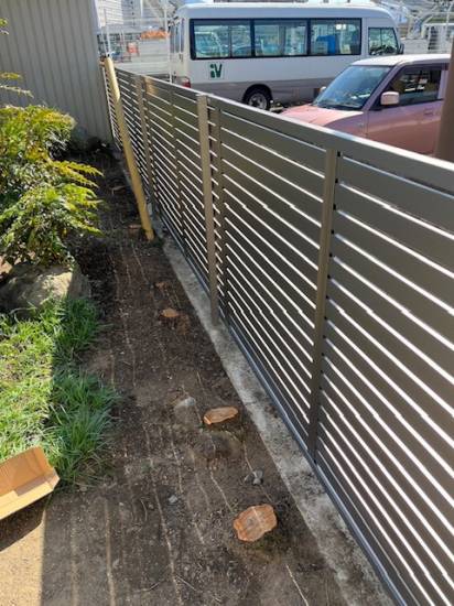 イソベトーヨー住器の山梨県笛吹市　フェンス取付の施工例施工事例写真1