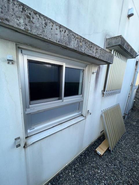 イソベトーヨー住器の山梨県甲州市　浴室窓取替の施工例の施工後の写真2