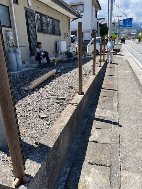 イソベトーヨー住器の山梨県韮崎市　和風竹垣フェンス取付の施工例の施工前の写真1