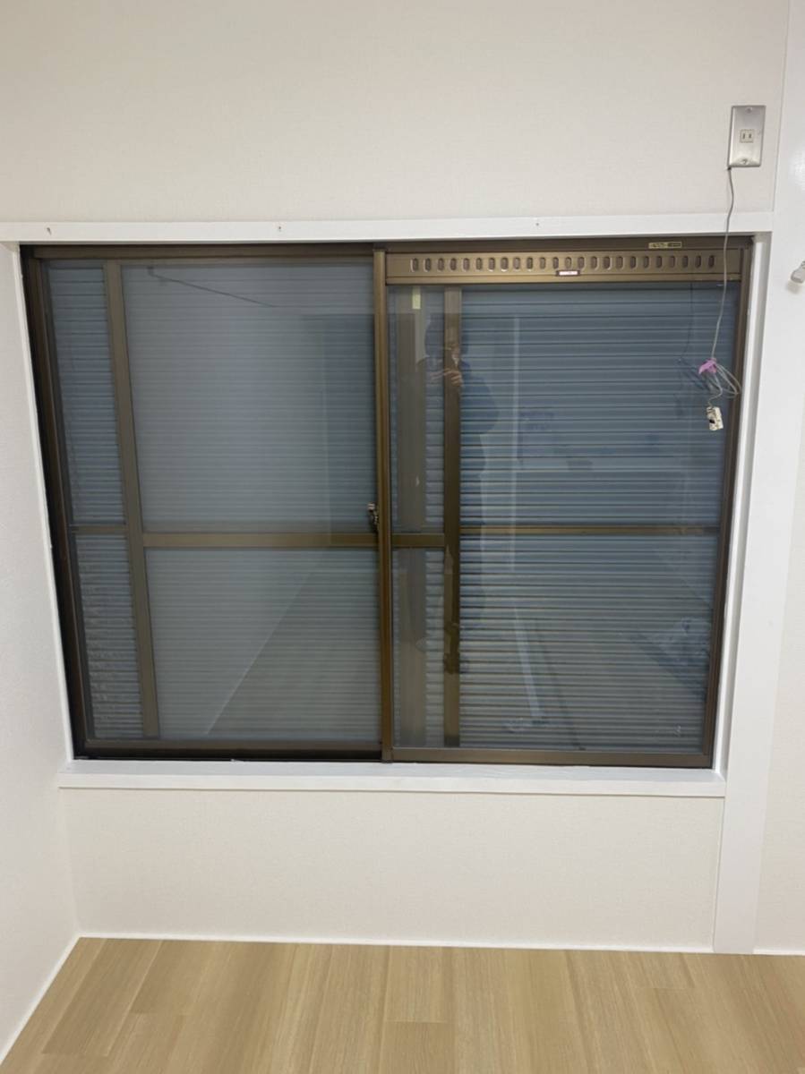 イソベトーヨー住器の山梨県甲府市　樹脂製内窓（インプラス）取付けの施工例　内窓を取付けしませんか？の施工前の写真1