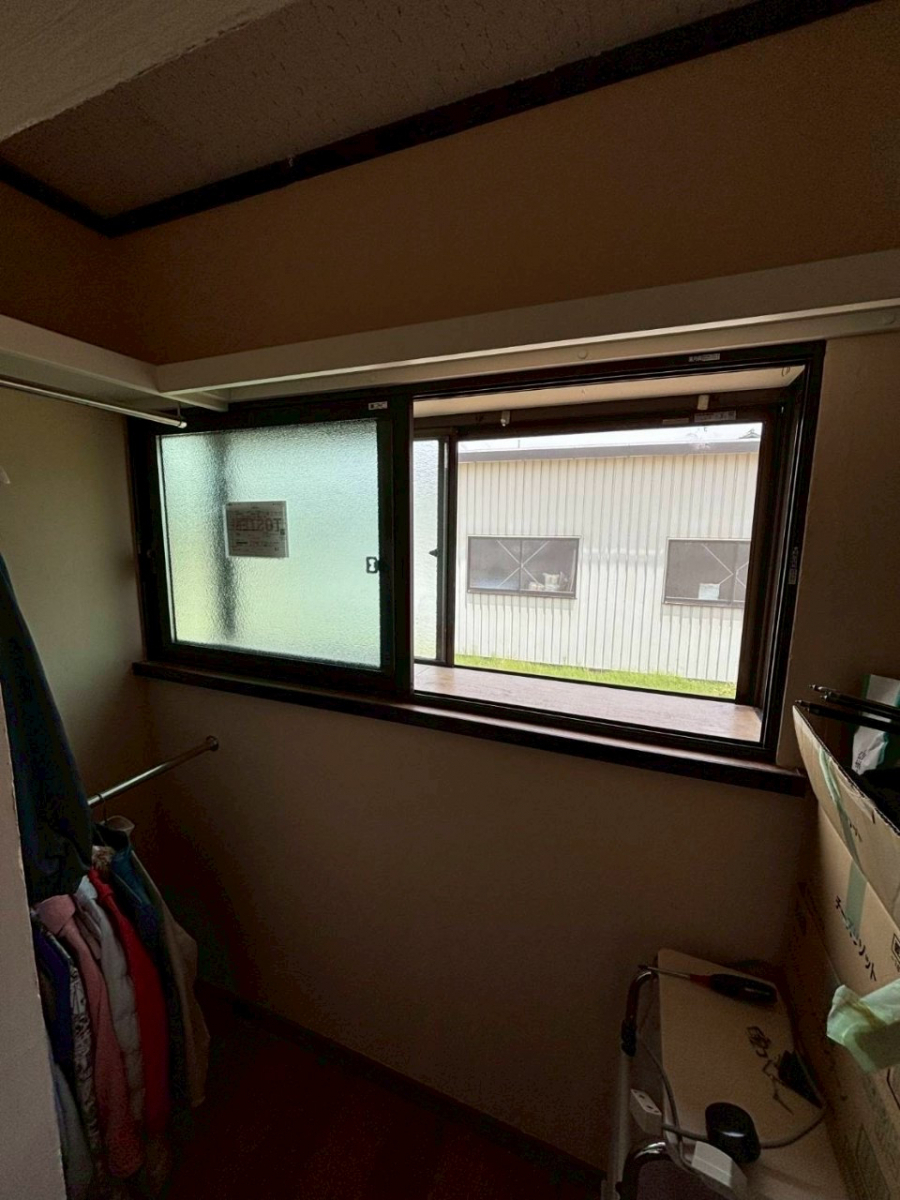 イソベトーヨー住器の山梨県甲斐市西八幡 内窓(インプラス)取付の施工例 6つのメリットがありおすすめですの施工後の写真1