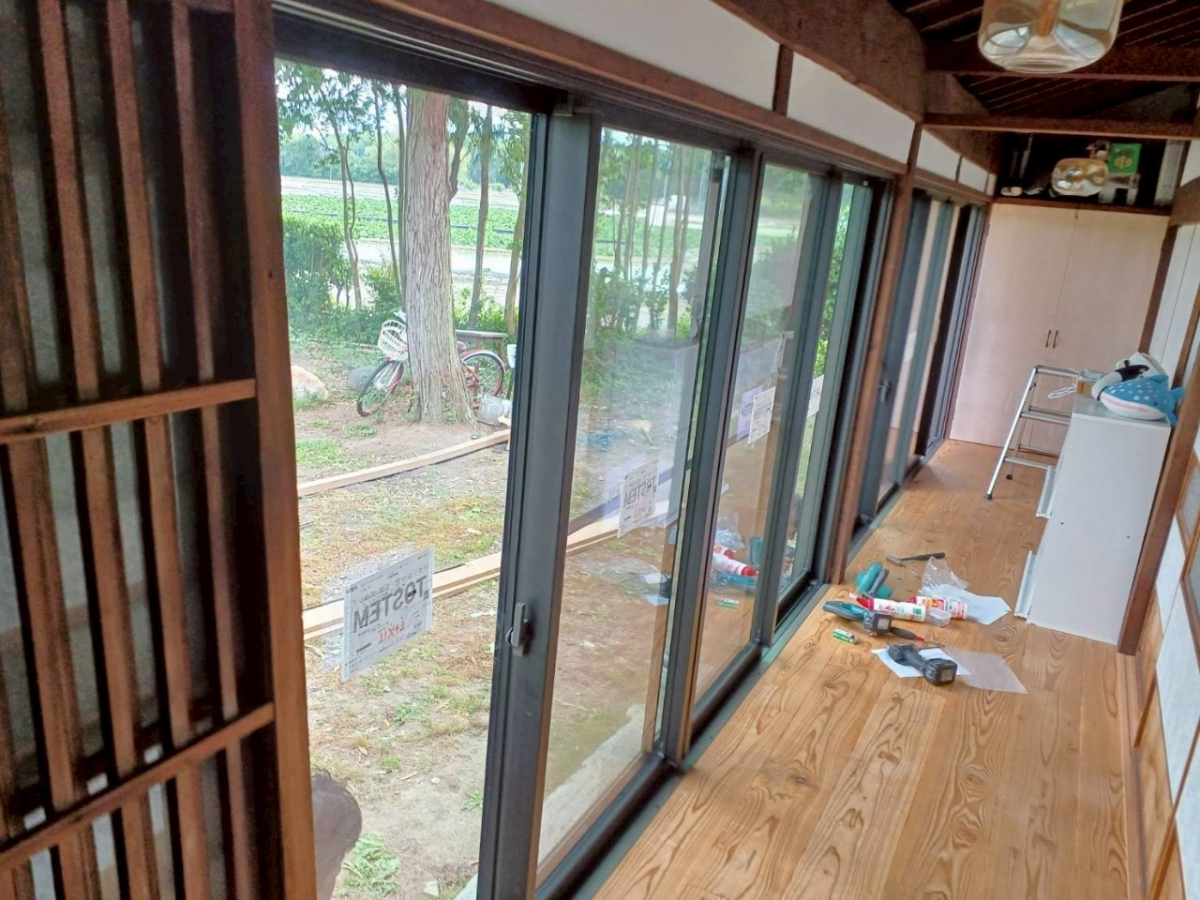 イソベトーヨー住器の山梨県甲斐市西八幡 窓取替の施工例 新しい窓で快適にしませんか?の施工後の写真2