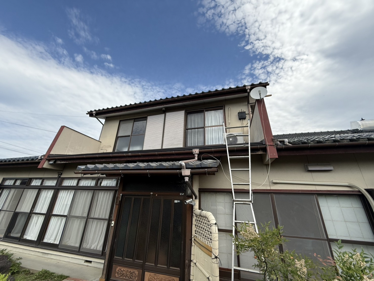 イソベトーヨー住器の山梨県中巨摩郡昭和町河東中島 バルコニー(ビューステージH)の施工例の施工前の写真1