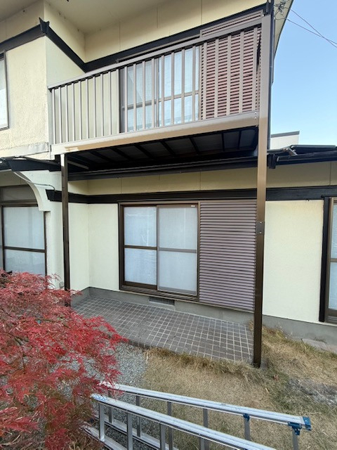 イソベトーヨー住器の山梨県甲斐市西八幡　バルコニー設置の施工例　｜　イソベトーヨー住器　｜　甲斐市の施工後の写真1