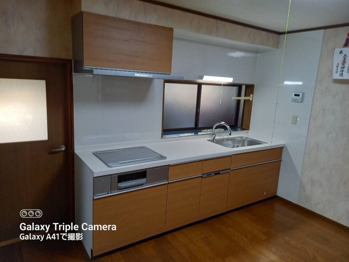 イソベトーヨー住器の山梨県　｜　甲州市　｜　キッチンリフォームの施工例　｜　イソベトーヨー住器　｜　甲斐市の施工後の写真1
