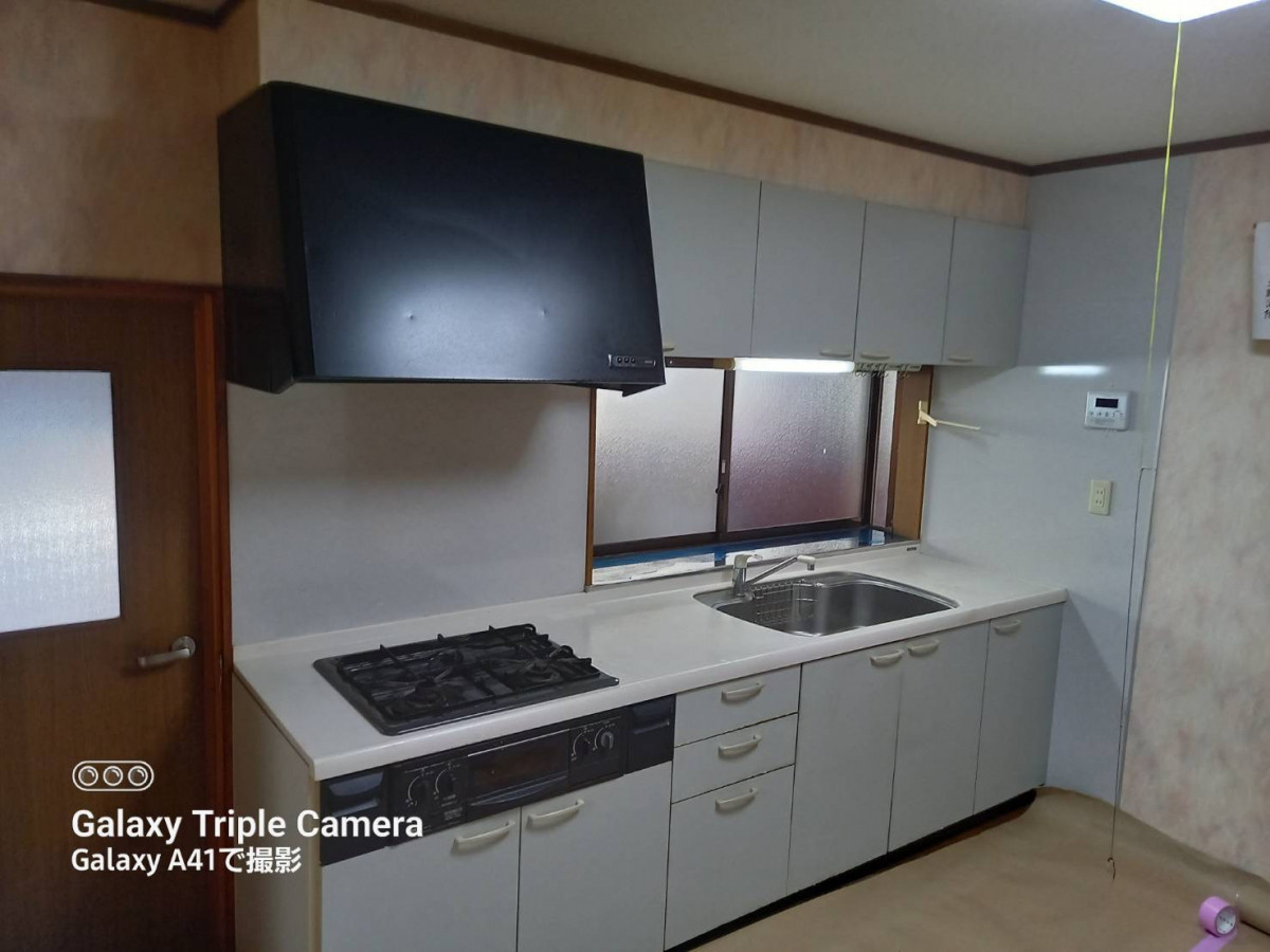 イソベトーヨー住器の山梨県　｜　甲州市　｜　キッチンリフォームの施工例　｜　イソベトーヨー住器　｜　甲斐市の施工前の写真1