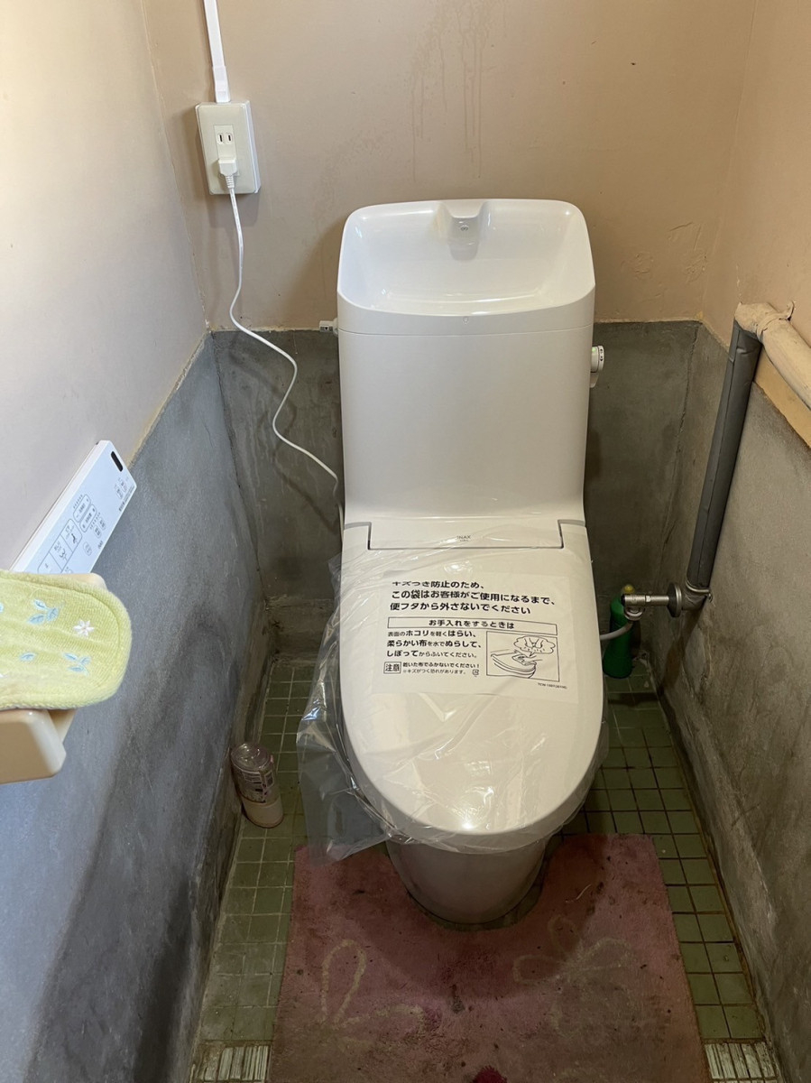 イソベトーヨー住器の山梨県　｜　韮崎市　｜　トイレリフォームの施工例　｜　イソベトーヨー住器　｜　甲斐市の施工後の写真1