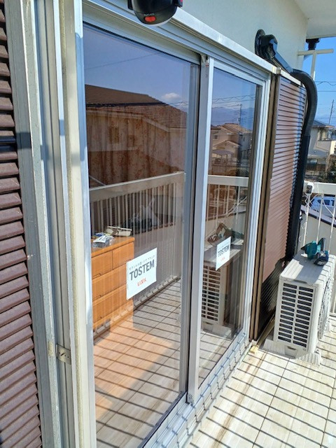 イソベトーヨー住器の窓取替（リプラス）の施工例　｜取替窓でお悩み解決　｜　山梨県　｜　甲斐市　｜　イソベトーヨー住器の施工後の写真1