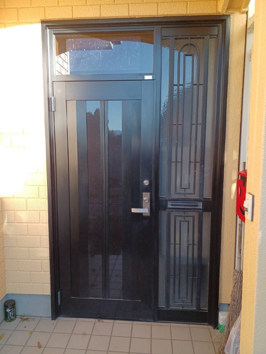 イソベトーヨー住器の山梨県韮崎市藤井町　高断熱仕様玄関リフォームの施工例　｜　山梨県　｜　甲斐市　｜　イソベトーヨー住器の施工前の写真1