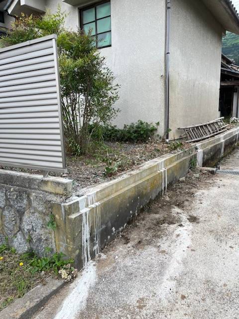 イソベトーヨー住器の山梨県韮崎市　フェンス取付の施工例の施工前の写真2