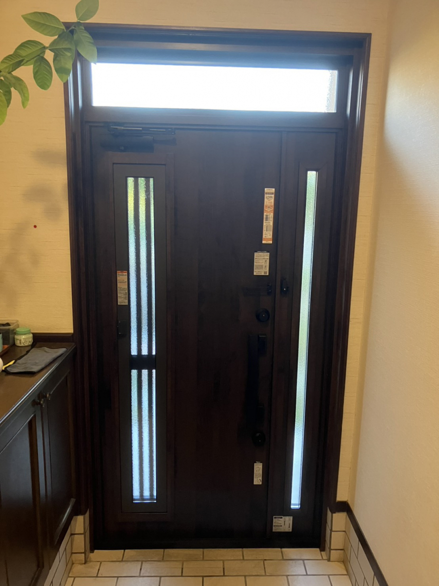 多治見トーヨーサッシ販売の玄関ドアを防犯性の良いものに交換したいの施工後の写真2