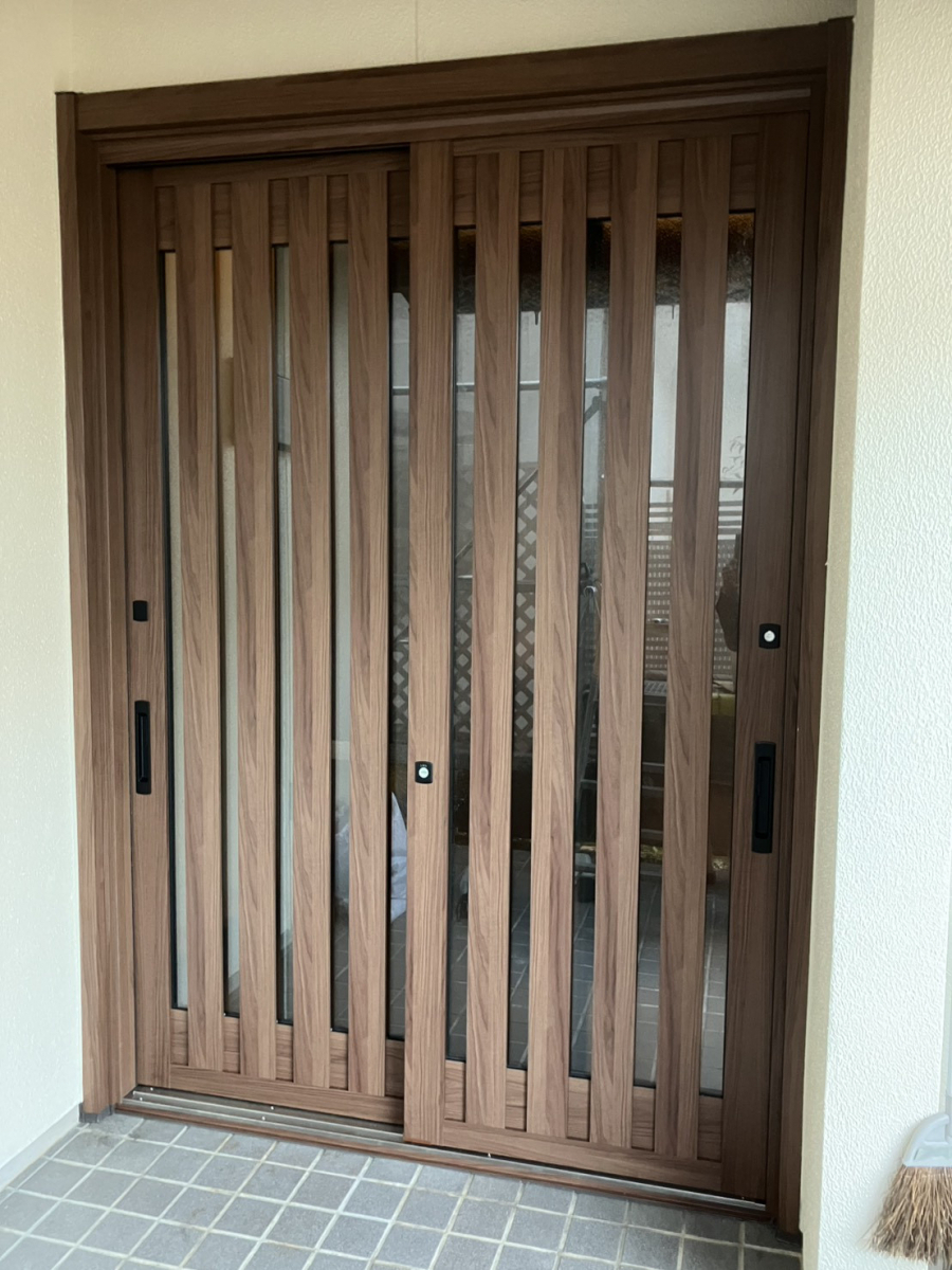 多治見トーヨーサッシ販売の古くなった玄関引戸を交換したいの施工後の写真1