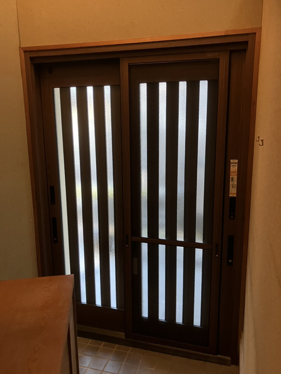 多治見トーヨーサッシ販売の古くなった玄関引戸を交換したいの施工後の写真2