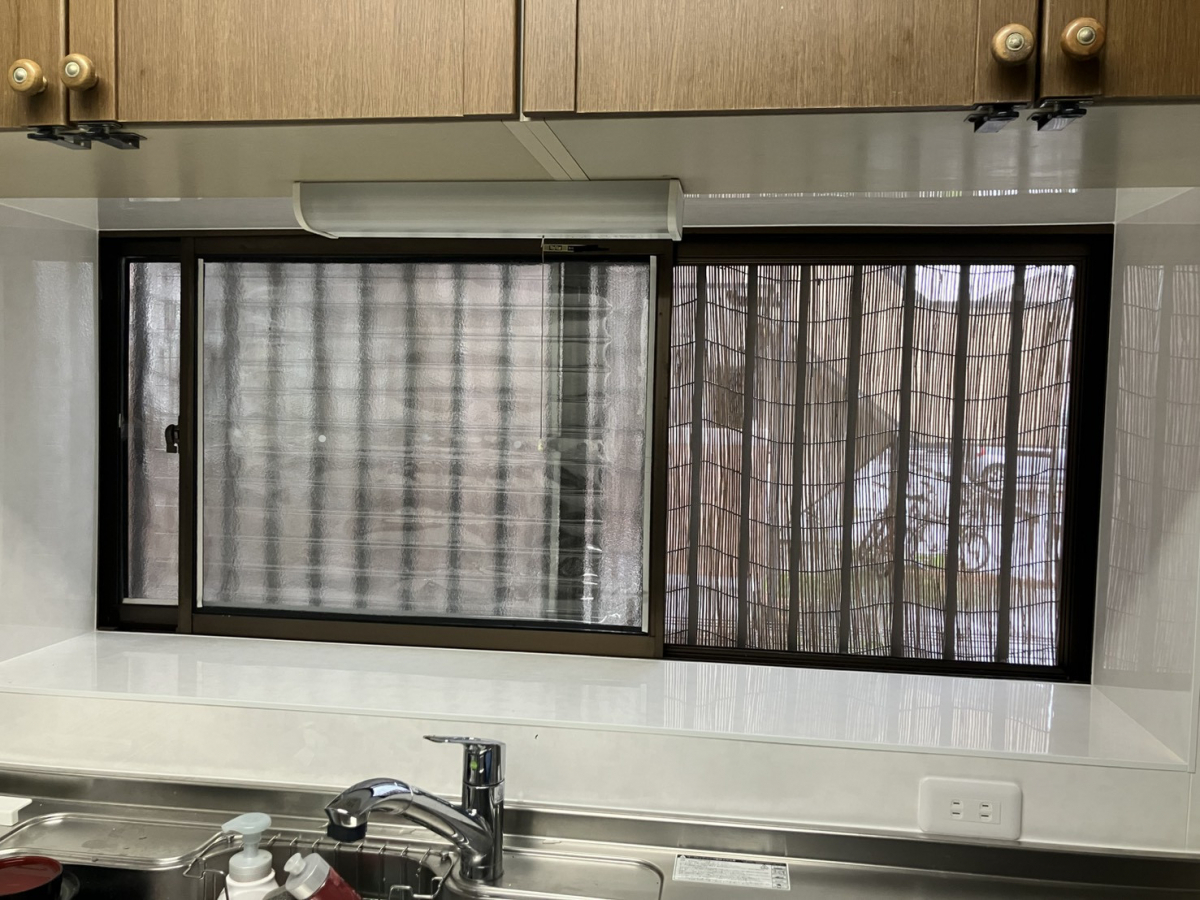 多治見トーヨーサッシ販売のキッチンまわりの寒さ対策の施工前の写真1