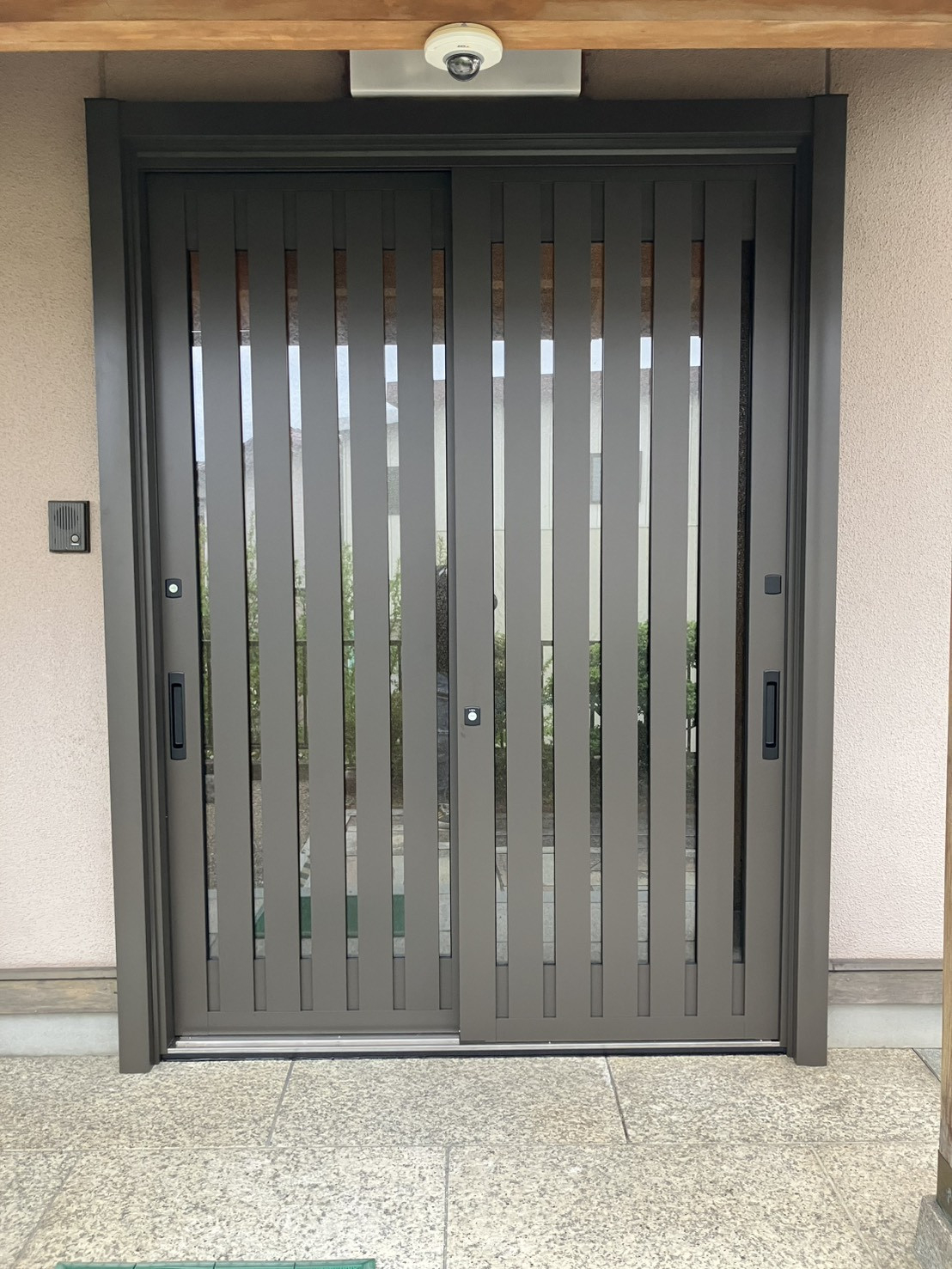 多治見トーヨーサッシ販売のお家の雰囲気に合うデザインの引戸にしたいの施工後の写真1