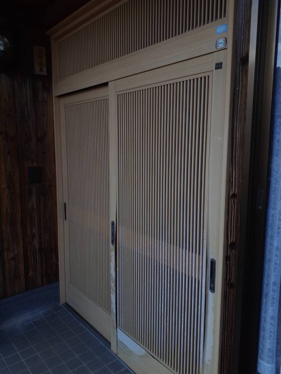 多治見トーヨーサッシ販売の玄関引戸リフォームの施工前の写真1