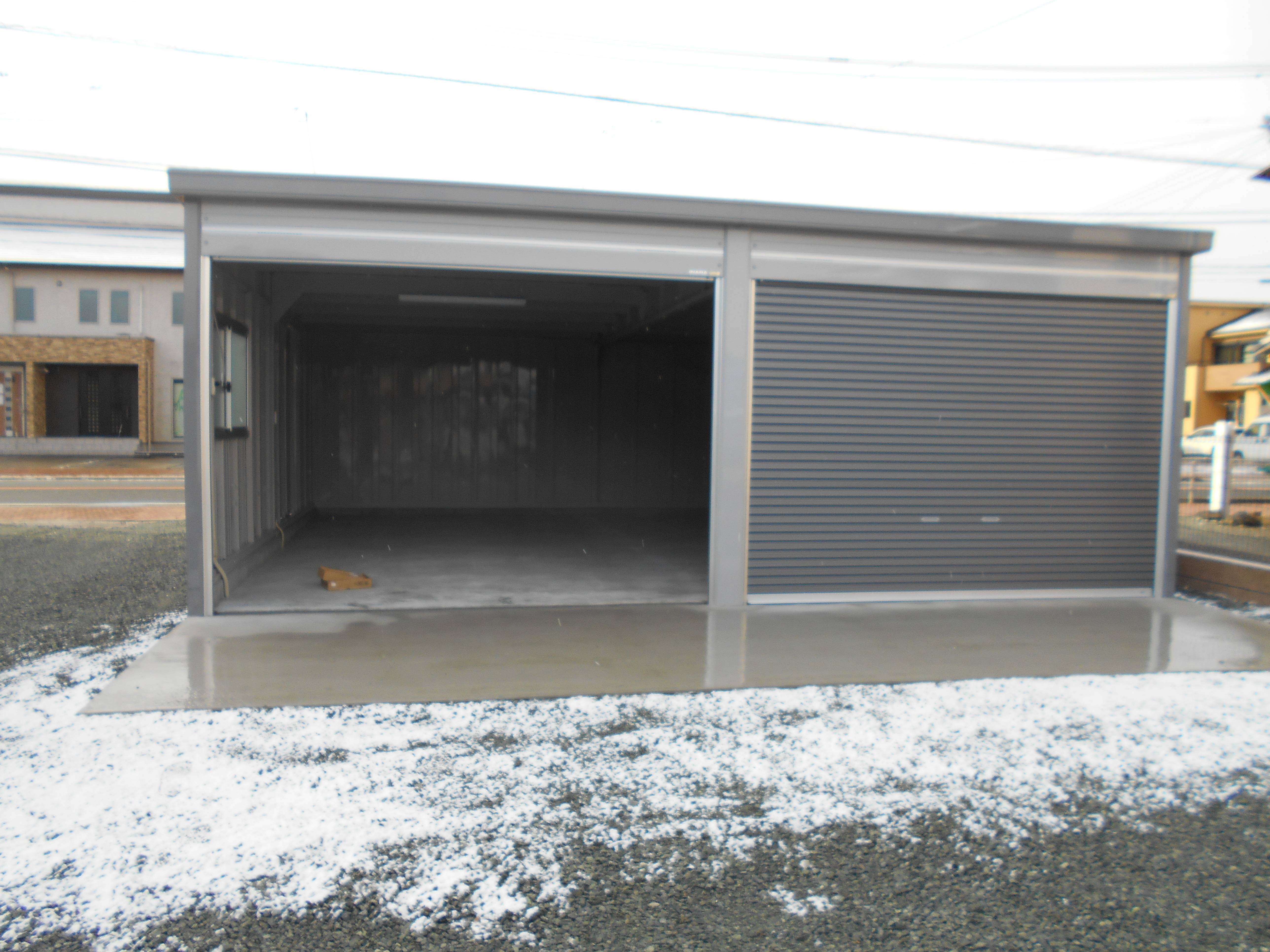 敷地の中心で　車庫を建てる　bi（バイ） ブロック積んで　ガレージ建てて　フェンスで囲う　tri（トリ） 柳川サッシ販売のブログ 写真4