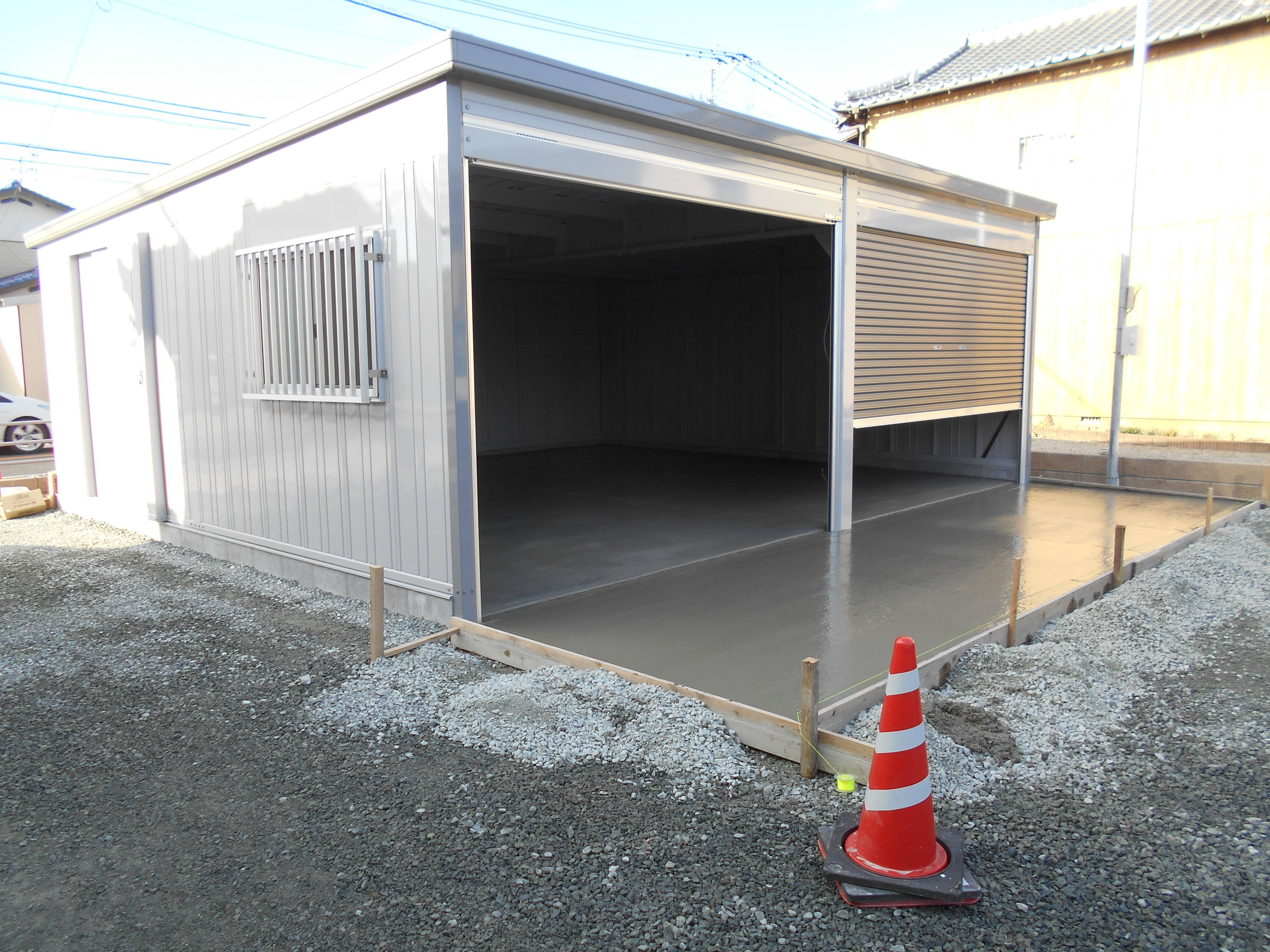 敷地の中心で　車庫を建てる　bi（バイ） ブロック積んで　ガレージ建てて　フェンスで囲う　tri（トリ） 柳川サッシ販売のブログ 写真2