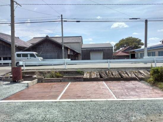 柳川サッシ販売の”コンクリートはそっけないから"　っていとをかし施工事例写真1