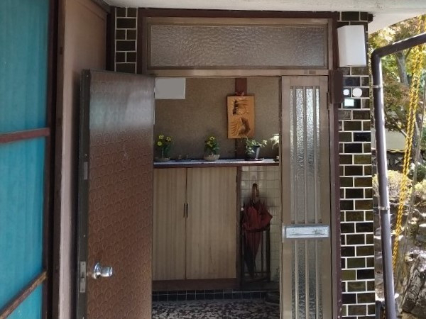 柳川サッシ販売の🎼　フレッシュ　フレッシュ　フレッシュ　ウチの扉をあけて　新しい戸に替えていっての施工前の写真3