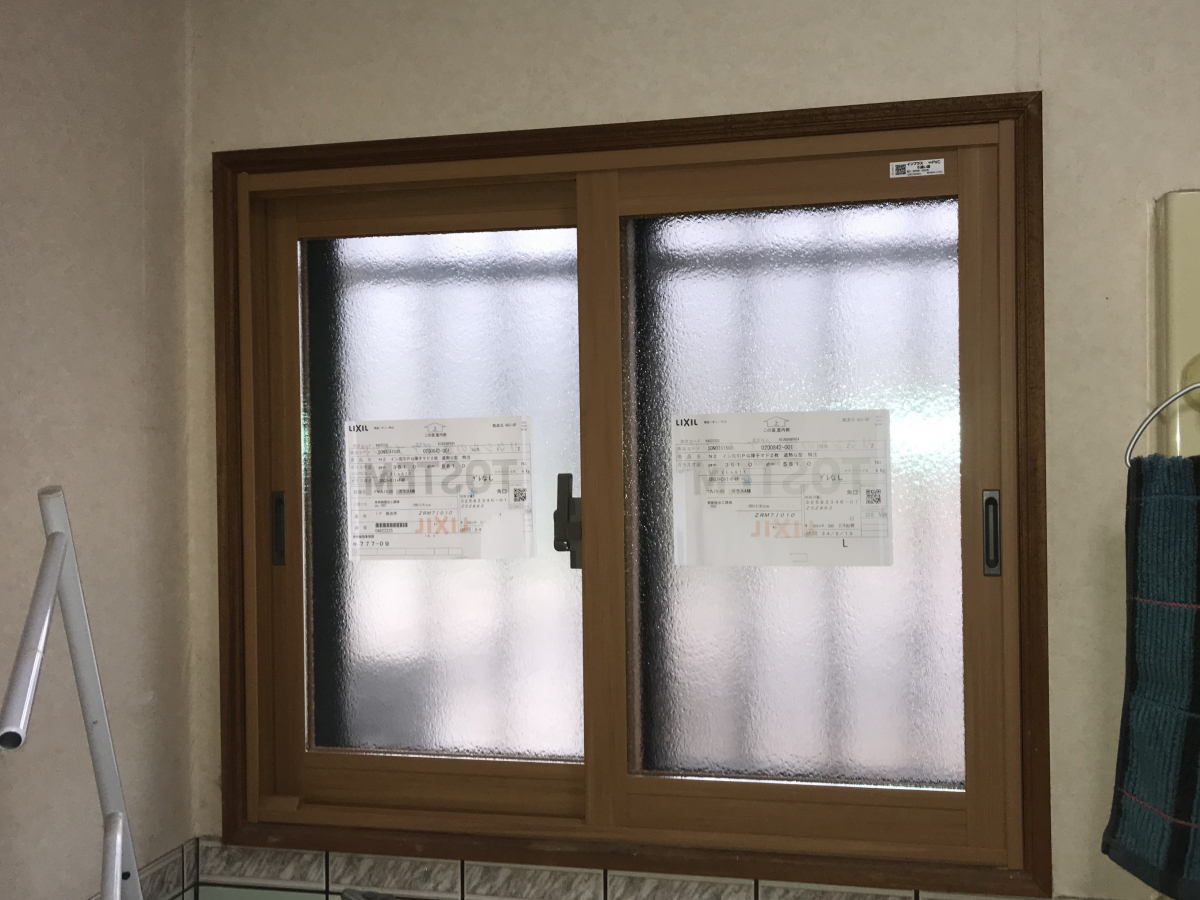 柳川サッシ販売の内窓二つと洋式便器一つ下さい　リノベエコＥセットがお一つですね　ご一緒に玄関ドアはいかがですか❓の施工後の写真3