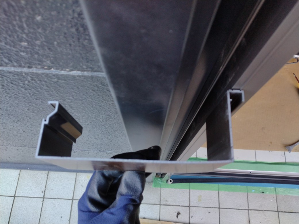 柳川サッシ販売の玄関ドア取替工事　カバー工法”リシェント”の施工前の写真3