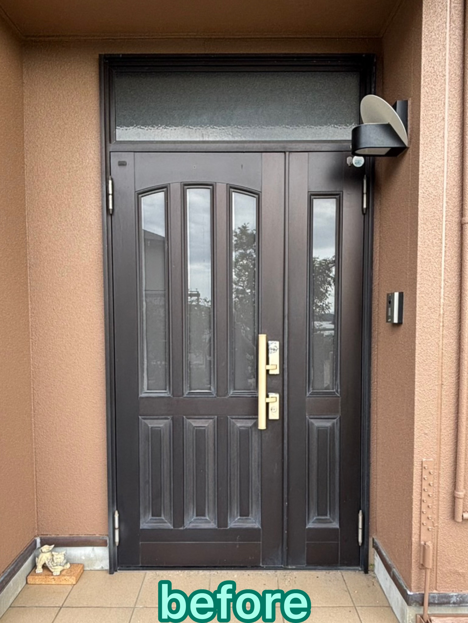 MITSUWA 西尾の玄関ドアの取替えをさせていただきました。の施工前の写真1