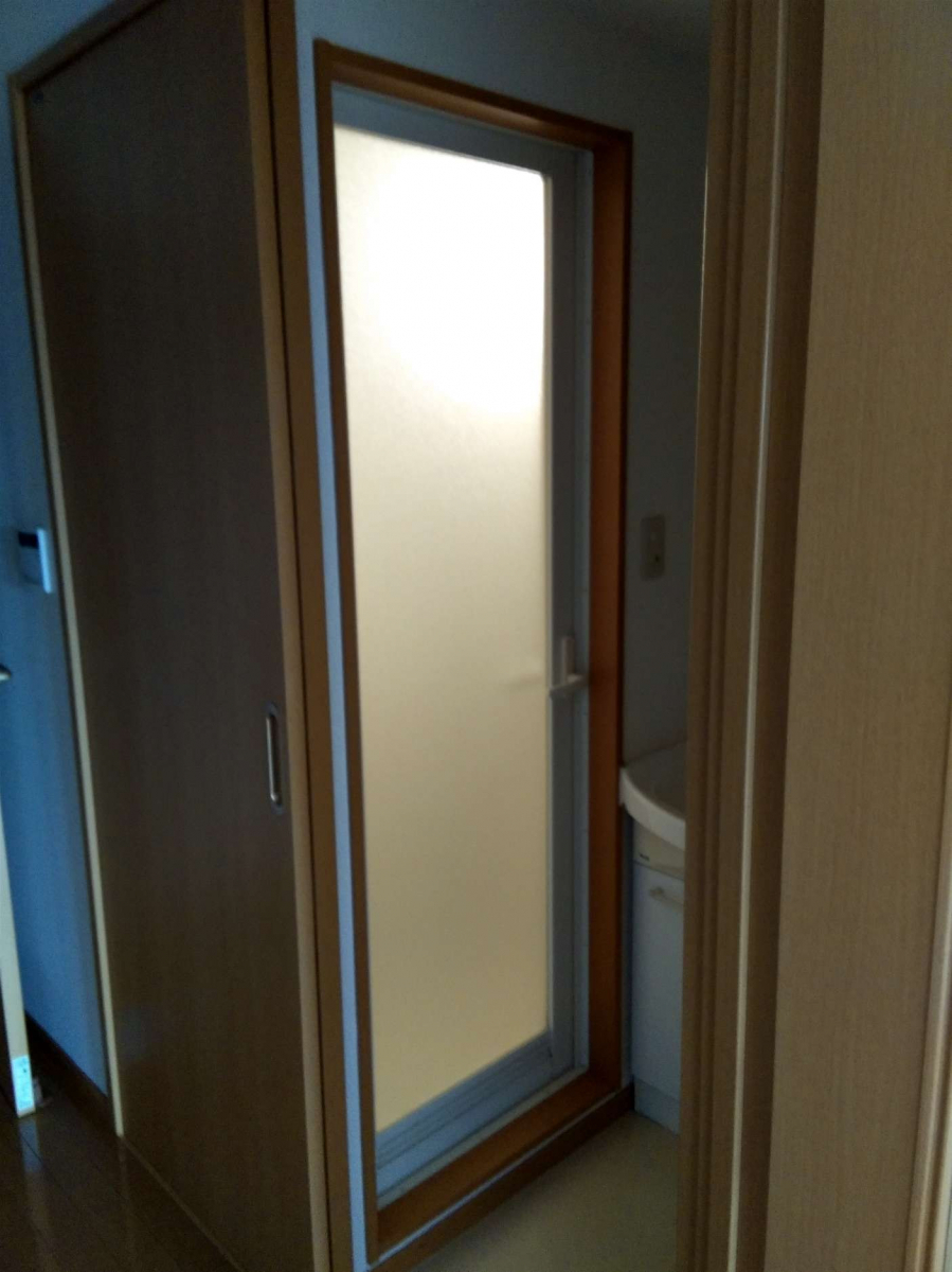 丸光トーヨーの浴室ドア パネル交換の施工後の写真1