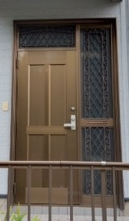 丸光トーヨーの玄関ドア本体交換の施工後の写真1