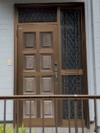 丸光トーヨーの玄関ドア本体交換の施工前の写真1