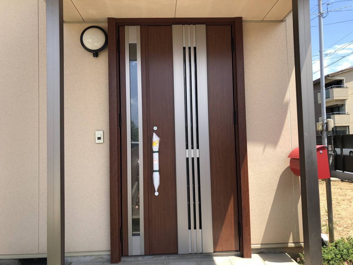 TERAMOTOの【施工例】玄関ドアの施工後の写真1