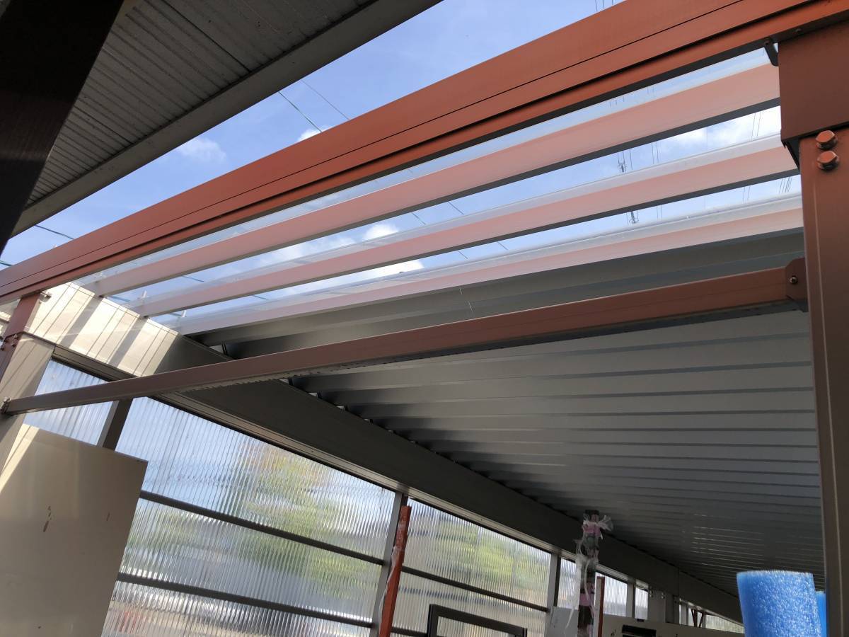 TERAMOTOの【施工例】ポリカ折板屋根の施工後の写真1