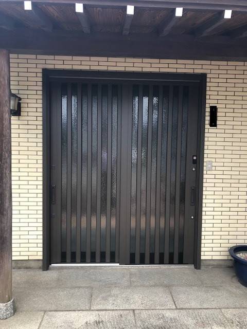 TERAMOTOの【補助金対象】１日で玄関引戸を取替の施工後の写真1