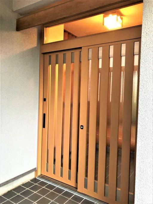 TERAMOTOの【施工例】玄関引戸の施工後の写真1