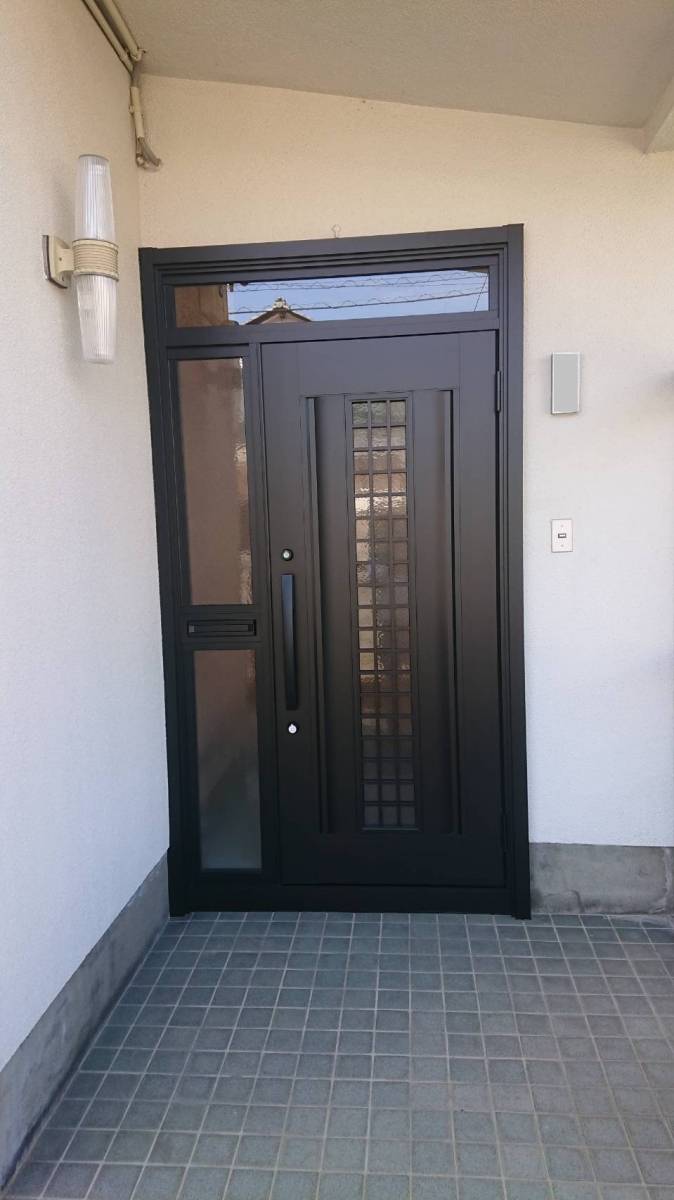 TERAMOTOの【施工例】玄関ドアリフォームの施工後の写真1