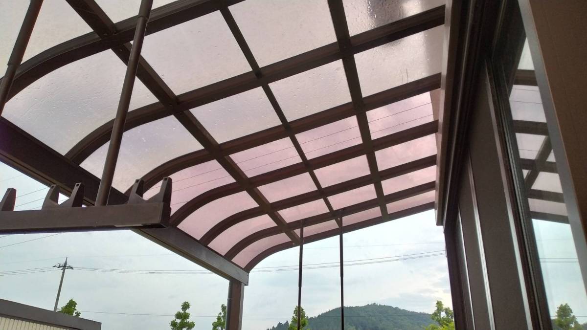 TERAMOTOの【施工例】テラス屋根補修の施工後の写真1