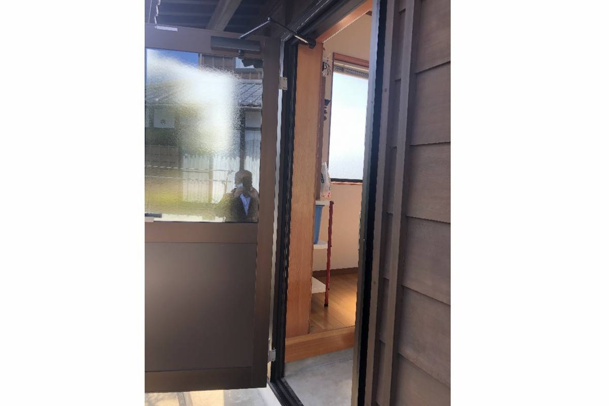 TERAMOTOの【施工例】勝手口引戸をドアに交換の施工後の写真2
