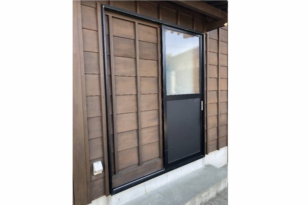 TERAMOTOの【施工例】勝手口引戸をドアに交換の施工前の写真1