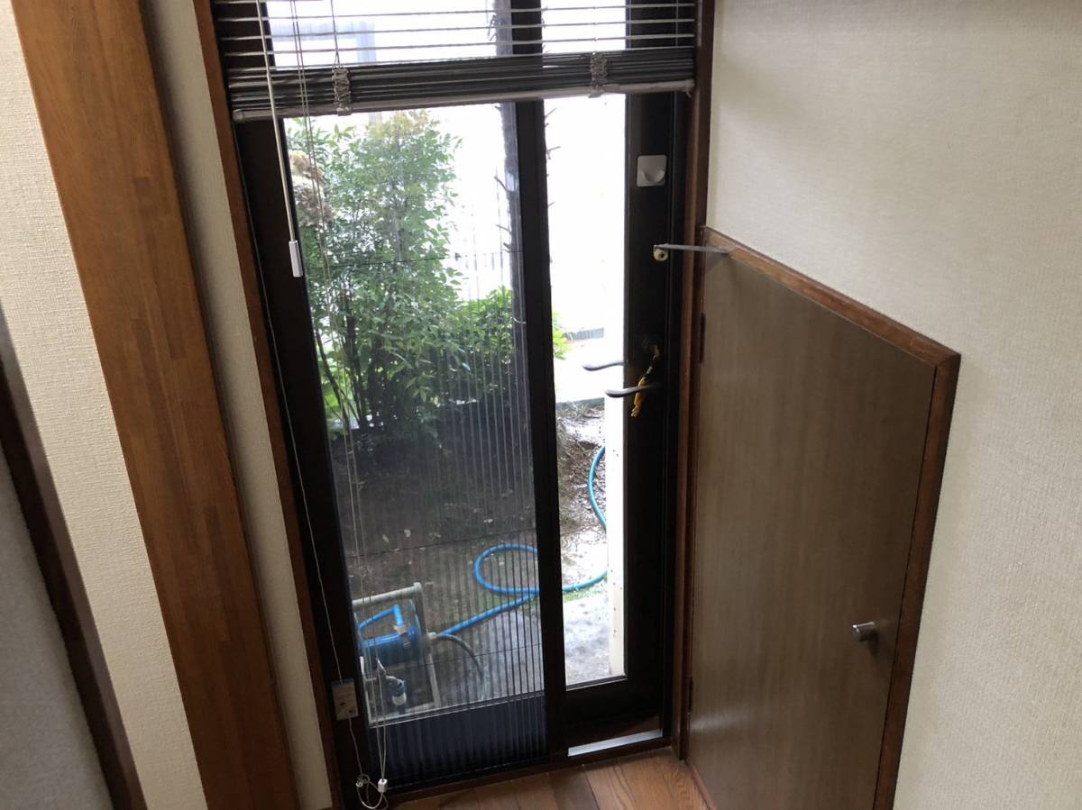 TERAMOTOの【施工例】ドアに収納網戸を施工させていただきました。の施工後の写真1