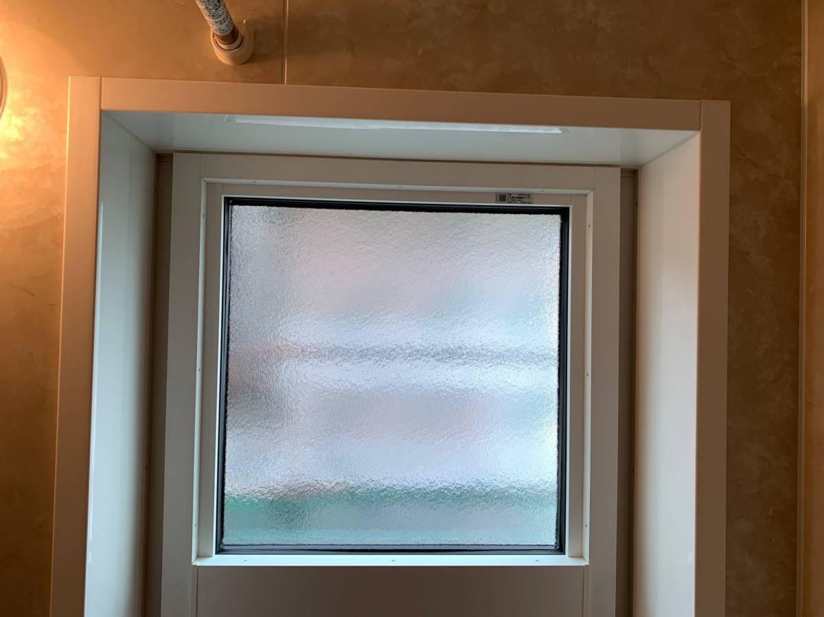 TERAMOTOの【施工例】浴室のジャロジー窓を交換の施工後の写真2