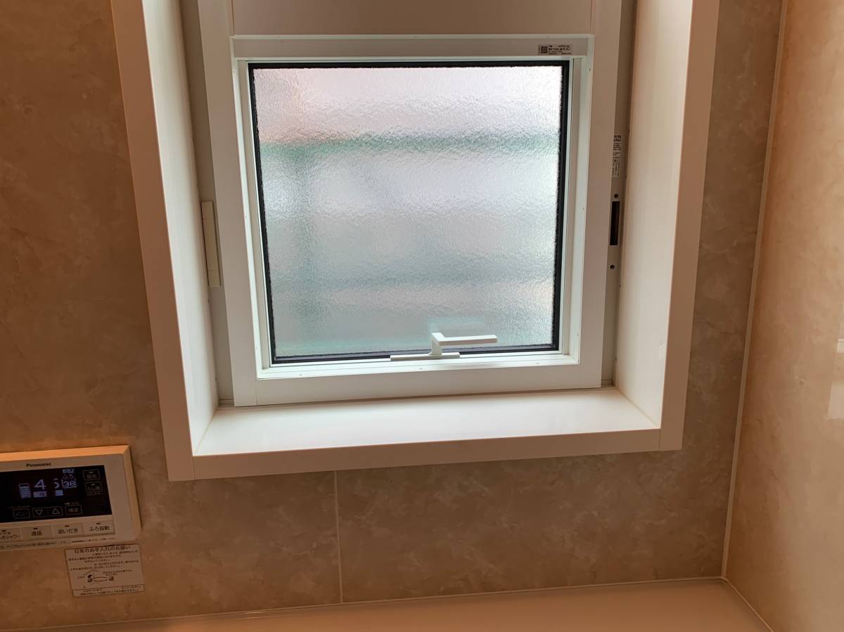 TERAMOTOの【施工例】浴室のジャロジー窓を交換の施工後の写真3