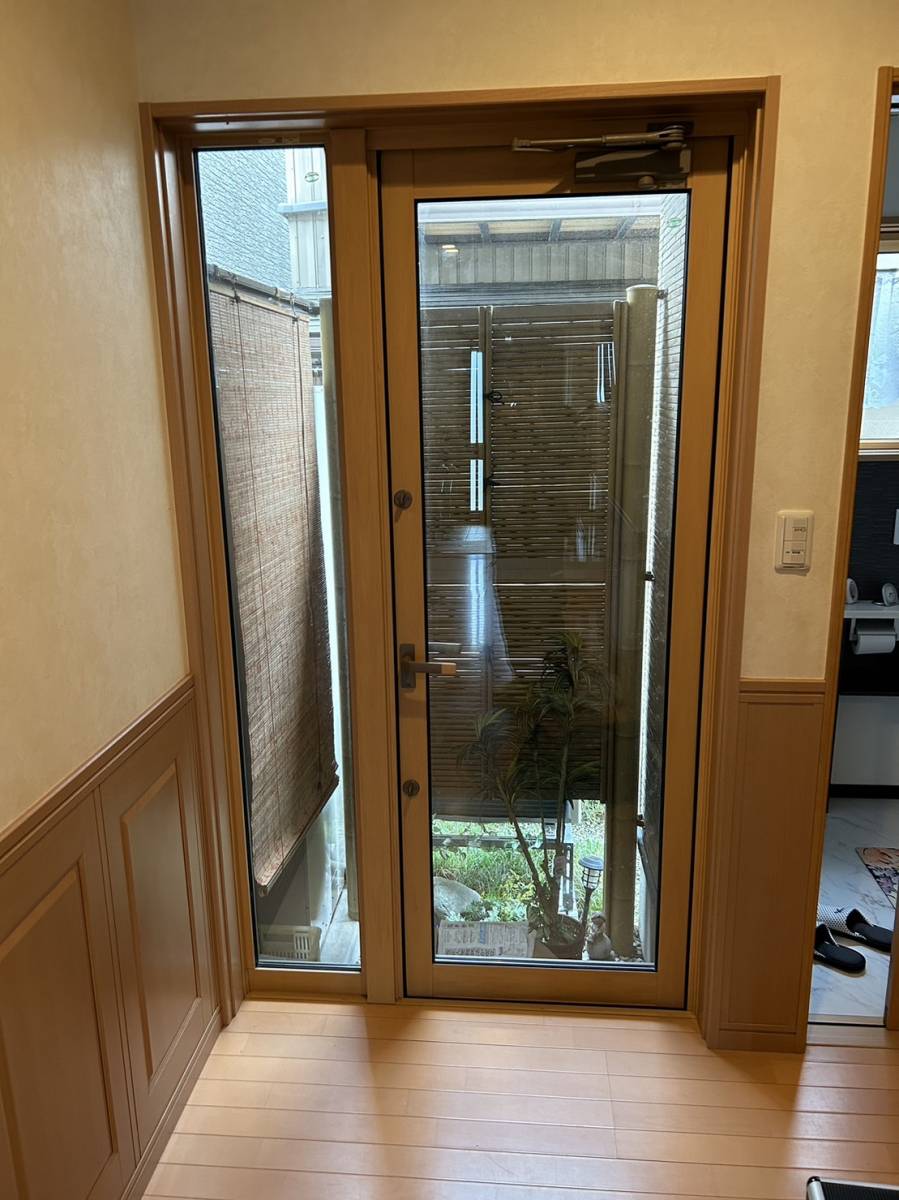 TERAMOTOの【施工例】テラスドアを採風勝手口ドアに入替しました。の施工前の写真1