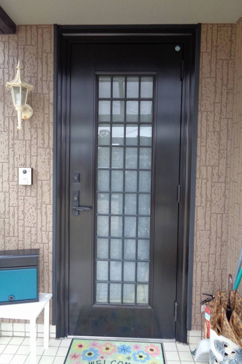 TERAMOTOの【施工例】カバー工法の玄関ドアを施工しました。の施工前の写真1