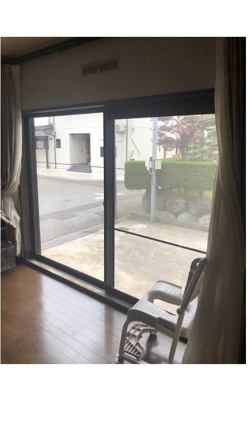 TERAMOTOの【施工例】内窓インプラス　キャラメルウッド色の施工前の写真1